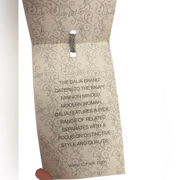 NWT Paisley Print Relaxed Fit Capris - Picture 8 of 11